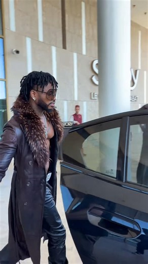 #DiamondPlatnumz in Rabat #Morocco coming out of the Hotel 🇲🇦 #morocco #shorts #wasafi #wcb #fashion