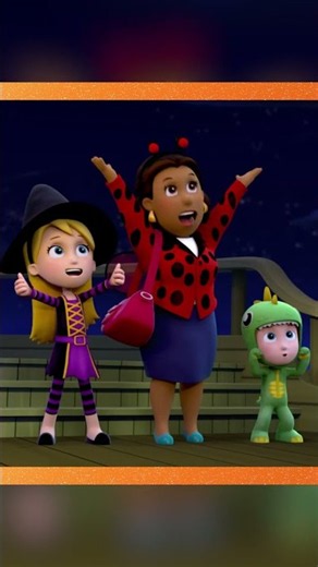 Skye makes a Halloween rescue to pirates in costumes! 🚁🏴‍☠️ Skye and Friends