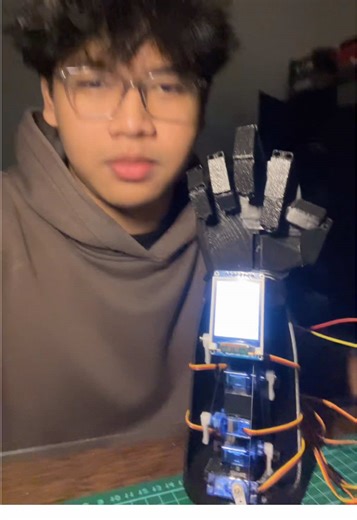 raindance robotic hand dance, adding screen still on progress. python x arduino ide, esp32 #robotics #engineering #arduino #humanoid #coding