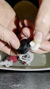 WC qui remplit sans arrêt : membrane du robinet flotteur #bricolage #plomberie #astuce #chassedeau