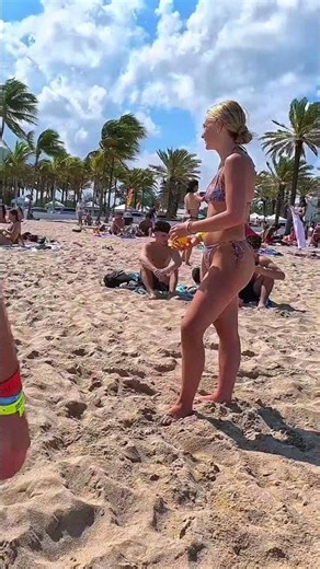 🇺🇸 Fort Lauderdale Beach a Sunny Day in Florida