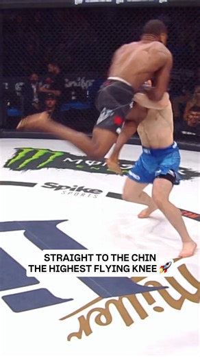 One of the Highest Flying Knees Ever! Tywan Claxton's KO was unreal 🚀🤕 #MMA #Knockout #Fighter | Bellator MMA