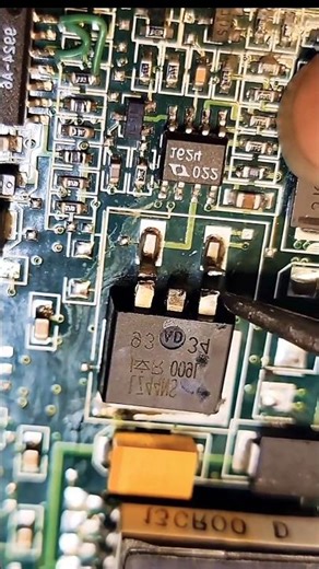 how to remove laptop short transistor #laptop #computertechnic #computercomponent #computer