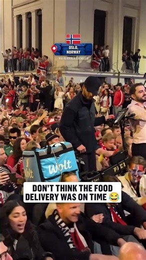 This food delivery got stuck in the middle of Norway's Viking Row 😂