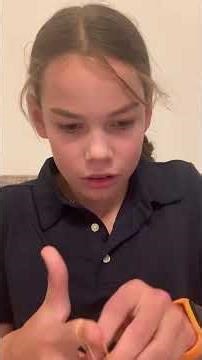 LONGEST loom band chain in one minute 🤯