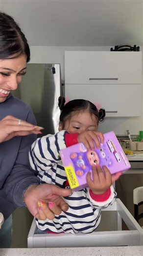 Care Bear unboxing pink blind box - Brisa hopes for pink