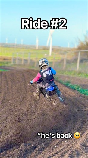 Learning to ride 2 stroke 🤟