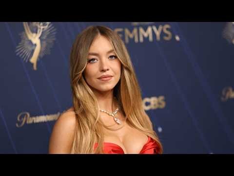 Sydney Sweeney TOPLESS Huge Size Will Make You Look Twice, Try Not To Drool.