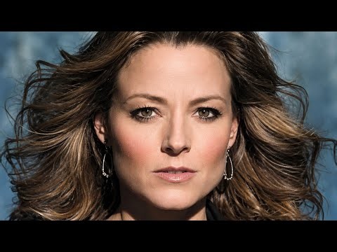 She Shows It All – Jodie Foster Off-Screen Rare Pictures That Will Blow Your Mind!