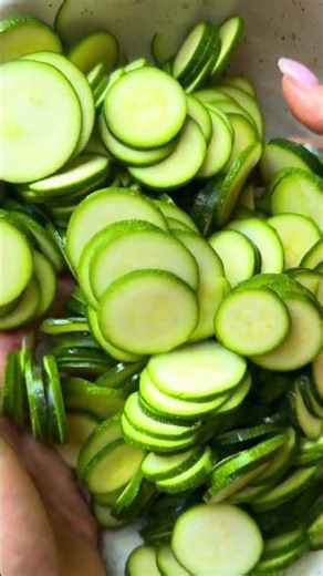 Zucchini Pasta (Spaghetti alla Nerano)