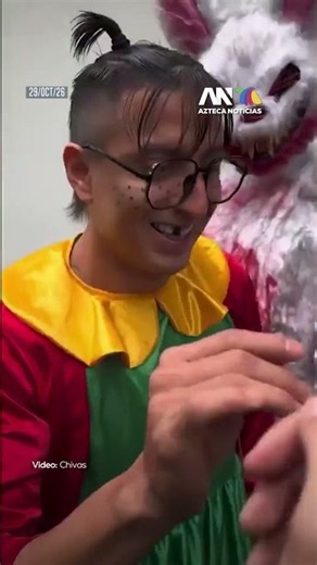 ¡La Chilindrina llegó al vestidor de Chivas! 🐐🤣 | El disfraz del "Piojo" Alvarado