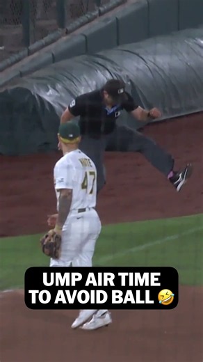 Ump flashing the vert! 🔥