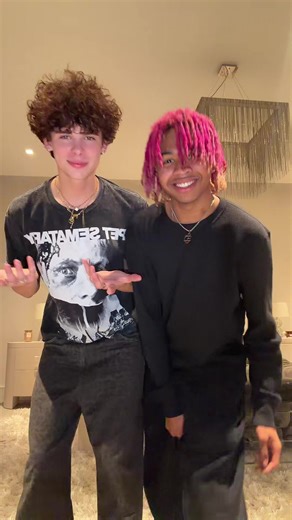 boo @#pinkdreads | cane