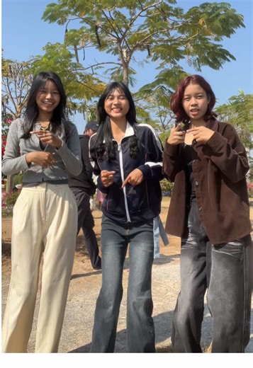 အချစ်ဇာတ်လမ်းများနှင့် ခေတ်မီအခိုက်အတန့်များ