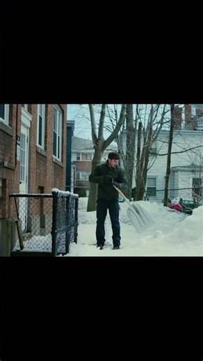 Manchester by the Sea (2016) — Lee in Town