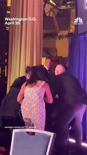 Vance, Trump rushed off stage at White House Correspondents' Dinner