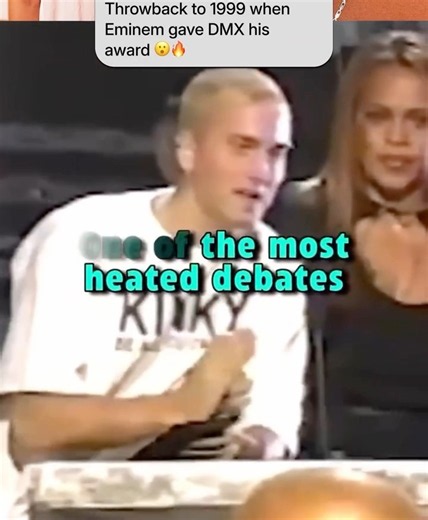 Throwback to 1999 when Eminem gave DMX his award and acknowledged his live performance