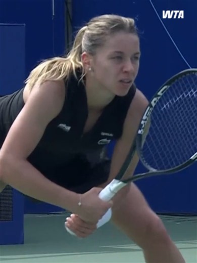 Maja Chwalinska fights back — Wins second set 6-1 vs Bouzkova