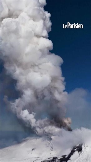 Ils skient sur les pentes de l'Etna en éruption