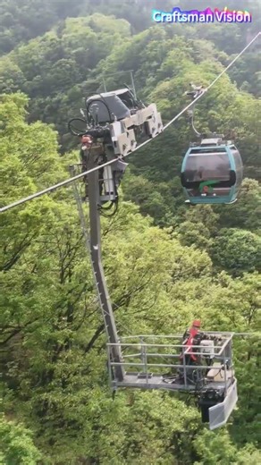 Rescue of faulty gondola lift by high-altitude rescue baskets