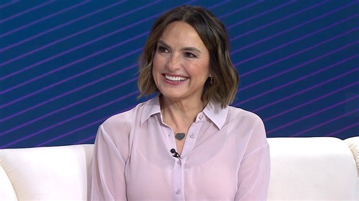 Mariska Hargitay Talks 'SVU’ S27 Finale, Broadway Debut, Knicks