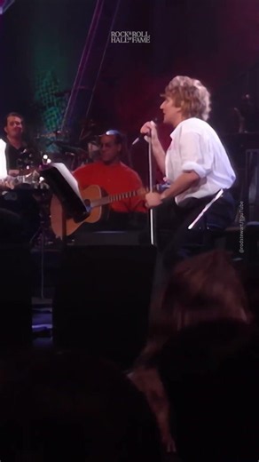 Rod Stewart Performs "Maggie May" for MTV Unplugged (1993)
