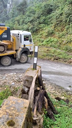Trucks Struggle On tight Pin bend