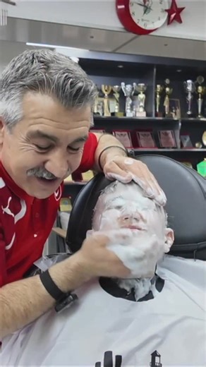 Münür Önkan on Instagram: "Powertech’in profesyonel dokunuşlarıyla 💈 Masaj, cilt bakımı ve kusursuz saç kesimi tek videoda ✂️ Küçük ama özel misafirime konforu ve kaliteyi bir arada yaşattım. Profesyonellerin tercihi Powertech ile işbirliği 🤝✨ #Powertech #İşBirliği #massage #CiltBakımı #asmr"