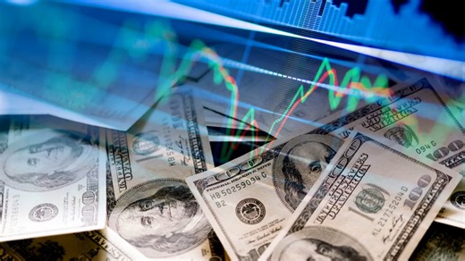 You may not realize how fragile the economy is right now—8 risks experts are watching