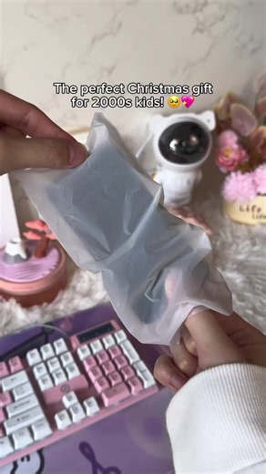 Mochi Flip Phone: Retro Y2K Android Flip Phone Gift for 2000s Kids