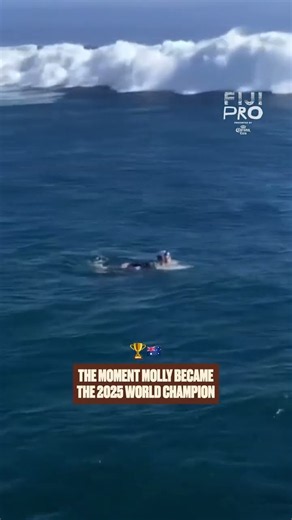 She saved the best for last 🏆 @Picklummolly conquered Cloudbreak to claim the 2025 #FijiPro