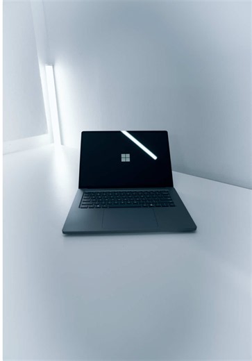 Microsoft Surface Laptop Ultra unboxing