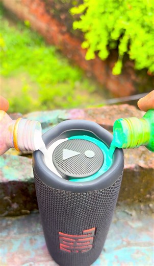 Colour mixing daily speaker jumping test bass Flip6 JBL video crazy try