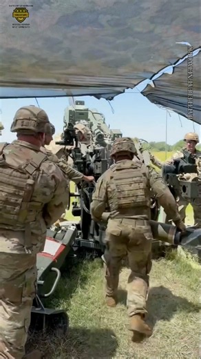Meet the Titanium King of Artillery: the M777 Howitzer! 💥💥