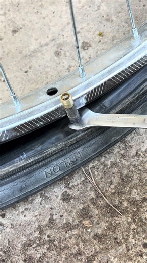 How to Replace a Bicycle Tube Easily!