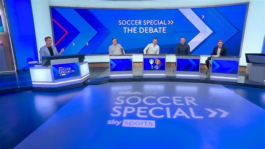 "Elland Road erupts!" Leeds United have taken the lead against Manchester United thanks to Brenden Aaronson's finish 💥 | Sky Sports Football