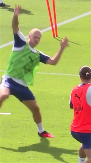 Haaland returns to training at Manchester City after an impressive World Cup! #shorts #Football