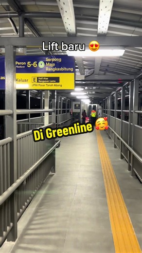 Hari Pertama Kerja Lift Jalur Hijau Stasiun Tanah Abang