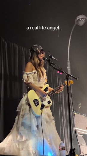 wisp in her wedding dress and her doves i’m obsessed with the aesthetic #wisp #beabadoobee #powerlinestour @Wisp