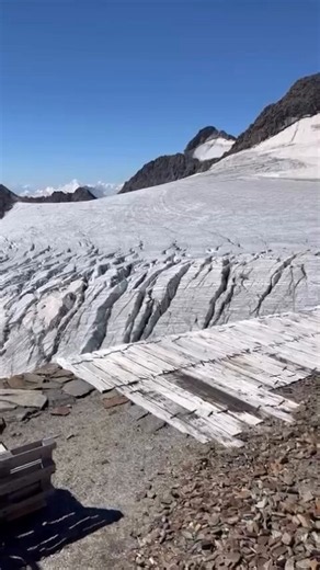 I know a show-off when I see one... has to be the quickest helicopter pickup in the mountains.