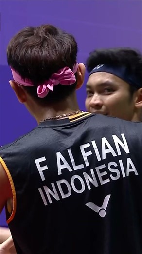 What a way to clinch game 1! #shorts #badminton #BWF