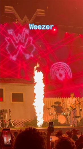 Weezer Hash Pipe Live from the Pit Orlando, FL
