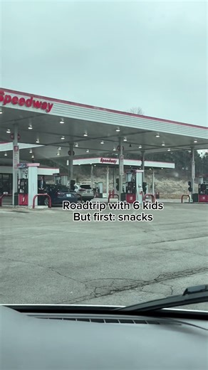 Roadtrip with kids is not for the weak 😫🥴 @Bloom Nutrition helps us get through #speedway #fyp #bloompartner #roadtrip #roadtripwithkids