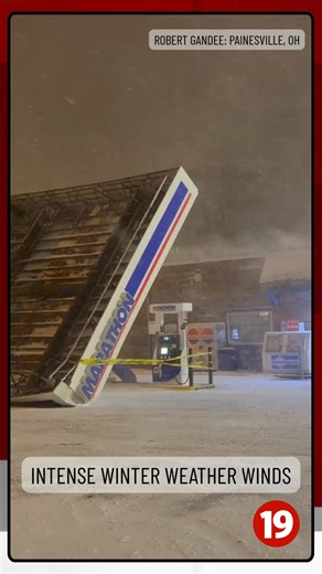 Winds will continue to be very strong out of the west, sustained between 25 and 35 mph and occasionally gusting between 50 and 60 mph through the first part of tonight.💨❄️ 🎥: Robert Gandee, video taken in Painesville, Ohio FIRST ALERT WEATHER: https://www.cleveland19.com/weather/ | Cleveland 19 News