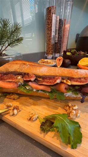 sandwiches gourmands au saumon simples et frais #recettefacile #sandwich #saumon #food #recette