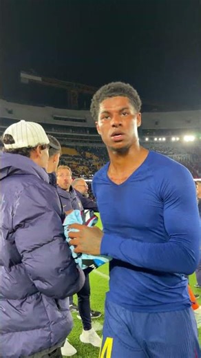 Rapha, always with the team 🫶 #shorts #fcbarcelona #raphinha