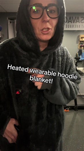 This is 10/10 for me!!!! If you are always cold or spend most of your time in a rink, you neee this! #wearableblanket #heatedhoodie #hockeymom #heatedblanket #petrel