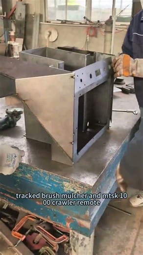 Track-mounted agricultural slopesel long distance remote control wireless radio control flail mower