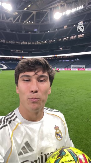 🤳 Gonzalo: “Hello Madridistas! Happy New Year! I’m very happy for my first hat-trick here at the Bernabéu and even happier for win! Hala Madrid!” #RealMadridRealBetis | Real Madrid C.F.