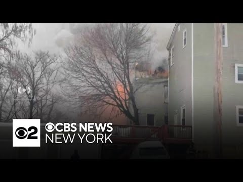 Fire causes roof collapse at vacant building in Newark, N.J.